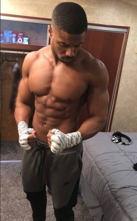 Michael B. Jordan's Shirtless Selfie for Naomi Osaka Is a Gift to All of Us | E! News Laz Alonso, Michael Bakari Jordan, Power Book, Michael B Jordan, 남자 몸, X Games, Burton Snowboards, Skateboard Art, Ex Machina