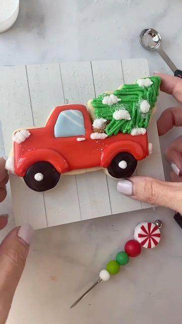 Christmas Sugar Cookie Designs, Christmas Truck With Tree, Grandma Cookies, Ginger Boy, Christmas Tree Truck, Tree Cookies, Cookie Tutorials, Virtual Class, Sugar Cookie Designs