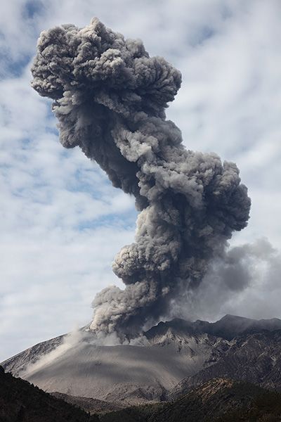 #volcanic #eruption #volcano Vulcanian Eruption, Ash Volcano, Volcano Ash, Ash Cloud, Super Earth, Volcanic Eruption, Volcanic Ash, Active Volcano, Beautiful Locations Nature