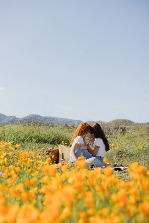 Engagement Photos Wildflowers, Sapphic Picnic, Lesbian Couple Engagement Shoot, Lesbian Engagement Photoshoot Ideas, Lesbian Photo Shoot Outfits, Engagement Photos Lesbian Ideas, Wlw Engagement Photos, Wlw Picnic, Wlw Photoshoot