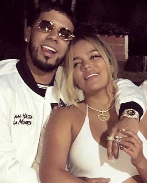 Karol G And Anuel Aa, Carol G, Happy Wallpaper, Cute Relationship Photos, Famous Singers, Fashionista Clothes, Cute Couple Pictures, Celebrity Couples, Couple Pictures