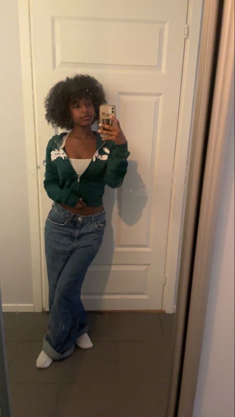 Baggy Pants Outfit Ideas, Baggy Pants Outfit, Pants Outfit Ideas, Earthy Outfits, Diy Vetement, Outfit Inspo Casual, Curly Afro, 2000s Fashion Outfits, Estilo Hip Hop