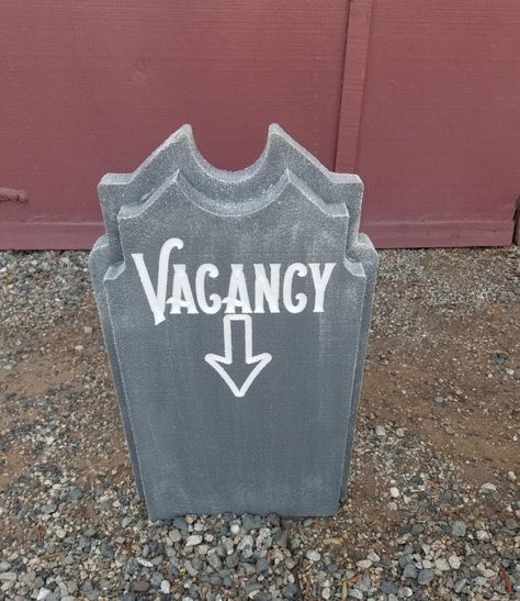 Headstone Shapes, Funny Gravestones Halloween, Halloween Headstone, Halloween Gravestones, Halloween Cemetery, Halloween Graveyard, Halloween Tombstones, Halloween Prop, Spooky Szn