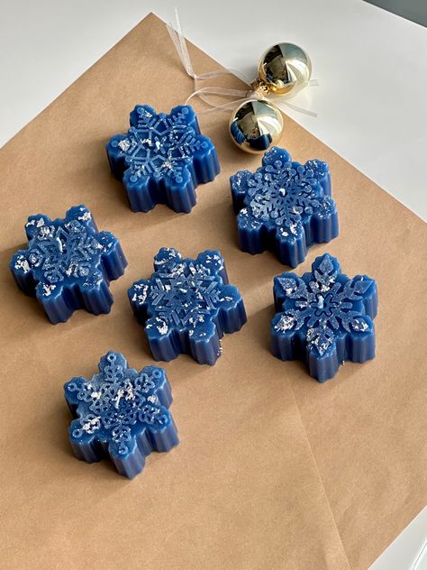 Winter Gel Candles, Cute Winter Candles, Snow In Love Candle, Wood Snowflake Candle, Snowflake Candle, Snowflake Candles, Aesthetic Candles, Candle Aesthetic, Crochet Ornaments