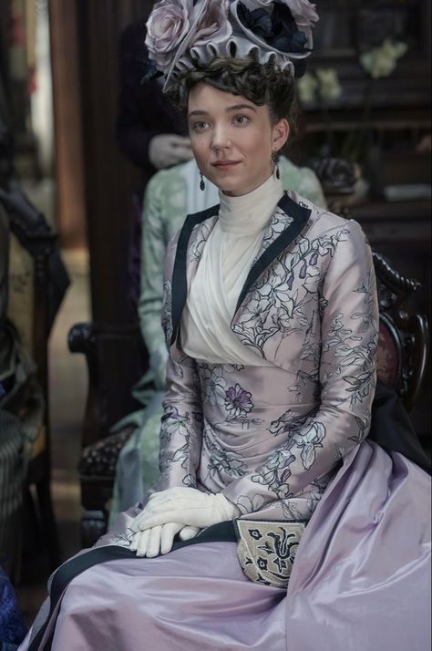 The Gilded Age Costumes, The Gilded Age Fashion, Gilded Age Aesthetic, Glided Age, 1900 Dresses, Gilded Age Fashion, Victorian Outfit, High Low Ball Gown, British Period Dramas