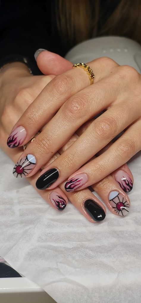 Demon Slayer Nails Tanjiro, Tanjiro Nail Art, Tanjiro Nails, Tanjiro Makeup, Tanjiro Costume, Demon Slayer Nail Art, Denom Slayer, Demon Slayer Nails, Japan Nails