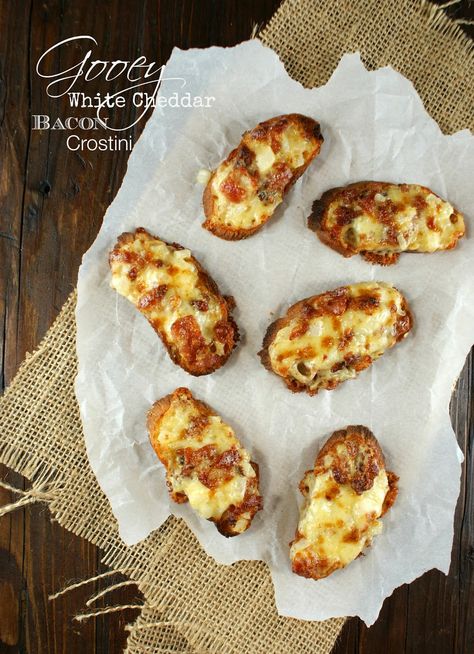 Authentic Suburban Gourmet: Gooey White Cheddar Bacon Crostini @suburbangourmet Bacon Crostini, Crostini Toppings, Tillamook Cheese, Crostini Appetizers, Crostini Recipes, Recipes Appetizers And Snacks, White Cheddar, Recipes Homemade, Retirement Party