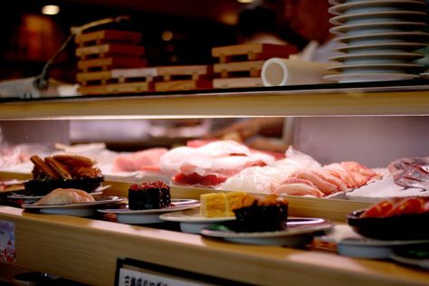 Whether you're in a hurry or on a budget, kaiten sushi is the answer. Check out the top kaiten sushi restaurants in Tokyo. Kaiten Sushi, Tokyo Food, Japan Holidays, Tokyo Restaurant, Tokyo Skytree, Best Sushi, Sushi Restaurants, Tokyo Travel, Sushi Bar