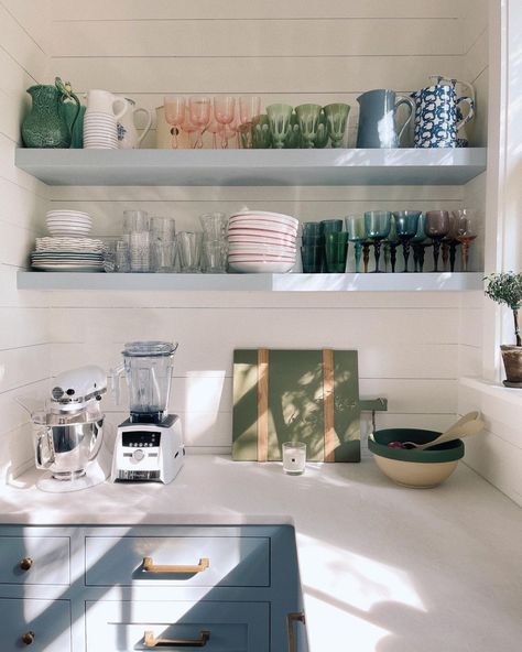 Fresh Produce Storage, Produce Storage, Julia Berolzheimer, Stylish Interior Design, Kitchen Shelves, Apartment Living, A Kitchen, Home Decor Inspiration, Kitchen Organization