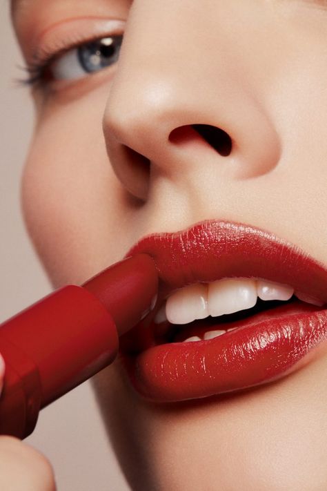 Lipstick Editorial, Lipstick Campaign, New Crush, Pink Punch, Lip Color, Red Lips, Beauty Blog, Bobbi Brown, Lip Colors