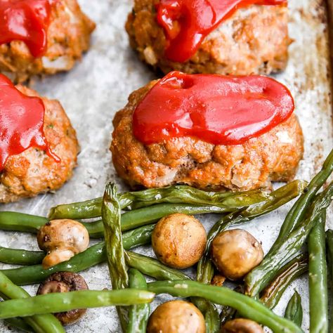 Sheet Pan Meatloaf and Vegetables Sheet Pan Meatloaf, Pan Meatloaf, School Dinner Recipes, Healthy Little Peach, Back To School Dinner, Healthy Family Meal, School Dinner, Healthy Family Meals, Healthy Family