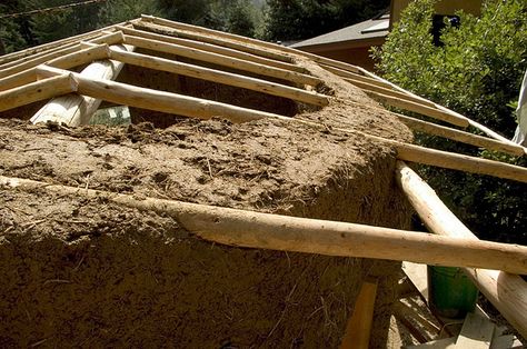 Roof framing and sheathing | Cob Cottage Workshop in Gualala… | Flickr Gualala California, Homestead Rescue, Cob Cottage, Cob House Plans, Cob Building, Earth Bag Homes, Natural Homes, Living Roofs, Outdoor Bath