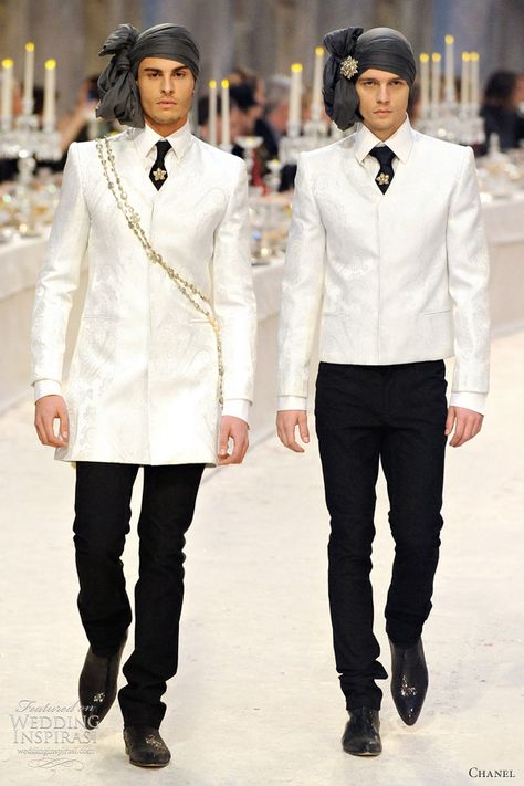 chanel mens wear wedding Capitol Couture, Karl Lagerfeld Men, Men Fashion Vintage, Magic Clothes, Chanel Men, Mens Wear Wedding, Chanel Suit, Wedding Inspirasi, Menswear Runway