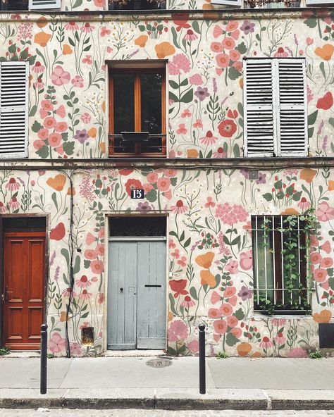 Paint The World - Brittany, France edition 🇫🇷💛🪻 What is and what could be. The space in between, and what we can do about it. It always sta… | Instagram Exterior Murals, Tiny Garden Ideas, Garden Mural, Interior Wallpaper, Whimsical Home, Painted Brick, House Paint Exterior, House Architecture Design, Pretty House