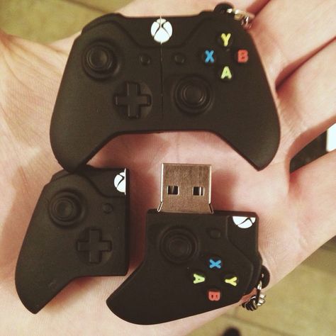 Xbox One USB Stick Xbox 360 Console, Usb Design, Xbox Controller, Game Controllers, Xbox One S, Shopping Centre, Xbox Games, Pen Drive, Usb Drive