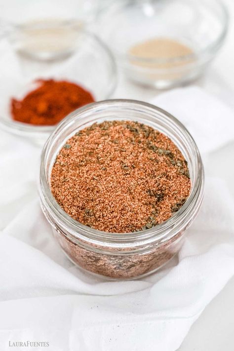 Go from plain to delicious veggies by adding this simple roasted vegetable seasoning to any vegetable! Vegetable Seasoning Recipe, Roasted Vegetable Seasoning, Roasted Vegetables Seasoning, Best Roasted Vegetables, Roasting Beets In Oven, Oven Roasted Carrots, Pasta Chips, Spice Blends Recipes, Delicious Veggies