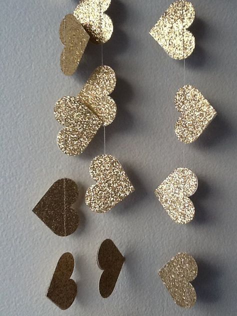 Gold Lux Heart Paper Garland by GoldDrift on Etsy Glitter Paper Diy, Glitter Paper Crafts, Glitter Wallpaper Iphone, Girls Room Diy, Gold Glitter Paper, Foam Sheet Crafts, Wedding Anniversary Decorations, Heart Paper, Heart Party