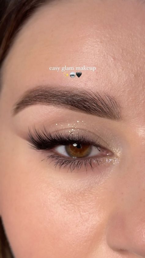 Hoco Makeup For Hazel Eyes, Simple But Formal Makeup, Homecoming Makeup Eyeshadow, Easy Makeup Prom, Easy Makeup For Hazel Eyes, Homecoming Glam Makeup, Soft Makeup Look For Prom, Cute Makeup For Hoco, Glitter Makeup Natural