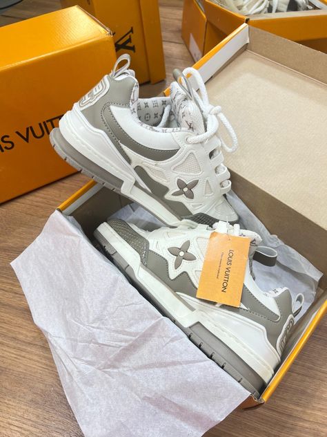 Tenis Air, Tenis Air Force, Pretty Shoes Sneakers, Pretty Shoes, Outer Banks, Shoes Sneakers, Louis Vuitton, Tumblr, Sneakers