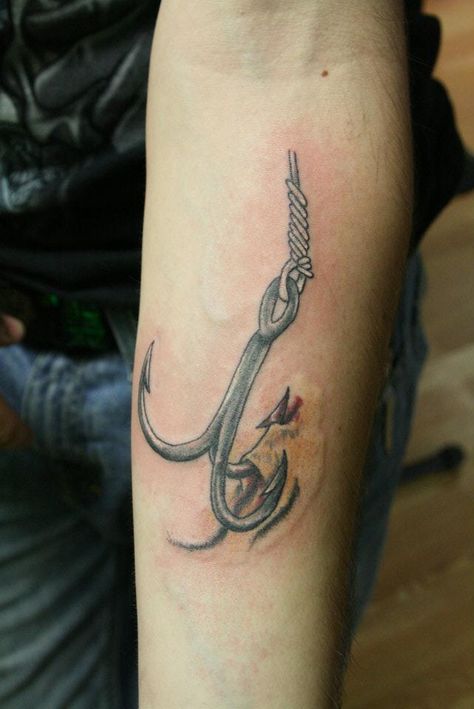 Fish hook stuck in skin Clock Half Sleeve Tattoo, Sleeve Tattoos Aesthetic, Forearm Half Sleeve Tattoos, Fur Tattoo, Fishing Rod Tattoo, Steampunk Sleeve, Ryan Tattoo, Fish Hook Tattoo, Trout Tattoo