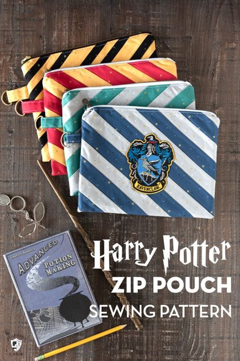 Zip Pouch Tutorial, Harry Potter Bag, Harry Potter Quilt, Harry Potter Fabric, Harry Potter Accessories, Potter House, Harry Potter House, Harry Potter Potions, Polka Dot Chair