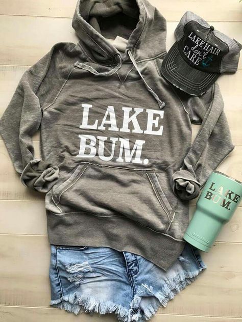 Lake Life, T Shirt Ideas, Spring Summer Outfits, Comfortable Outfits, Look Cool, Cricut Crafts, Cute Shirts, Cricut Ideas, Boating