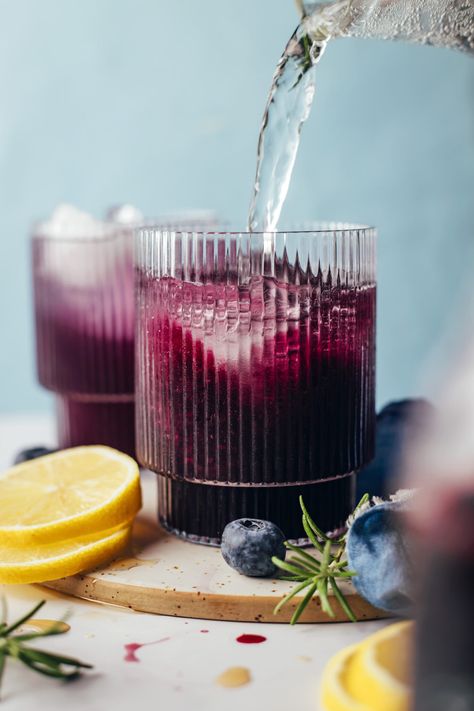 Mocktails For Pregnancy, Blueberry Mocktail, Best Mocktail, Ginger Mocktail, Mock Cocktails, Best Mocktail Recipe, Blueberry Simple Syrup, Honey Simple Syrup, Purple Drinks