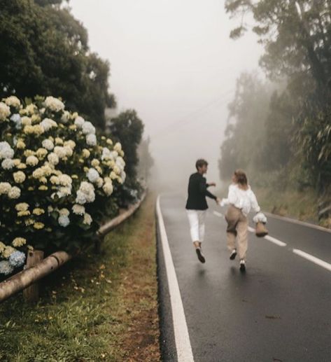 In a world far far away we can be together and dance under the rain! Couple goals @casualandupclose Vintage Foto's, طابع بريدي, Foto Art, This Is Love, Alam Yang Indah, Teenage Dream, Two People, Couple Aesthetic, Hopeless Romantic