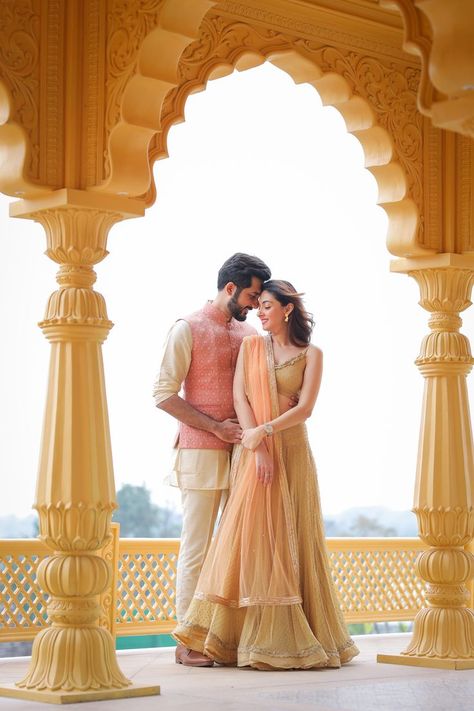 Romantic Poses, Wedding Photos Ideas, Pre Wedding Photoshoot Props, Wedding Pictures Ideas, Prewedding Shoot, Photography Typography, Indian Wedding Poses, Pre Wedding Photoshoot Outfit, Indian Wedding Photography Couples