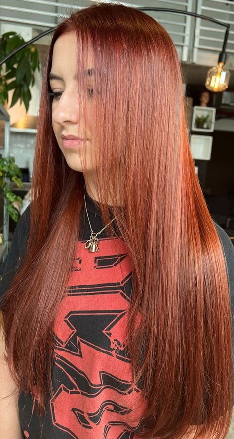 Copper Auburn Hair Color, Copper Auburn Hair, Copper Red Hair Dye, Dark Red Hair Dye, Auburn Hair Color, Red Copper Hair Color, App Filter, Fall Hair Color Trends, Hair Color Streaks