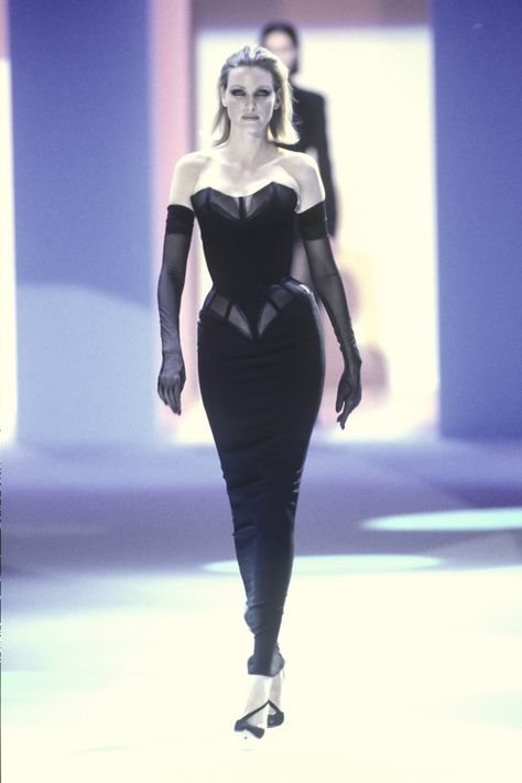 Mugler 90s, Original Supermodels, Thierry Mugler, Vintage Couture, Mode Vintage, Looks Vintage, Fancy Dresses, Couture Fashion, 90s Fashion