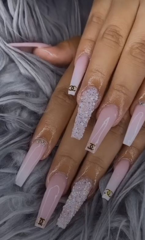 White Nails With Chanel Design, Pink Chanel Nails Design, Channel Acrylic Nails, Chanel Acrylic Nails Design, Channel Nails Designs, Chanel Nails Design Classy, Dior Nails Acrylic, Coco Chanel Nails Design, Coco Chanel Nails