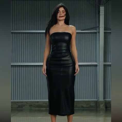 KHY by Kylie Jenner FAUX LEATHER STRAPLESS LONG DRESS Khy Dress, Holiday Fits, Hat Jewelry, Strapless Long Dress, Dress For Success, Luxury Dress, Leather Dresses, Leather Dress, Holiday Outfits