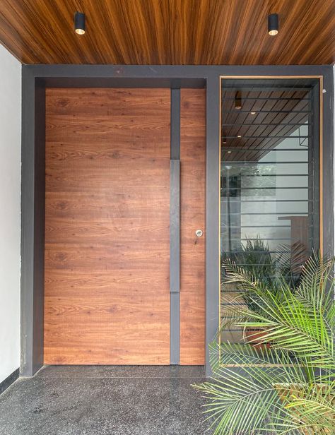 Matching Garage And Front Door, Wood Slat Door, House Main Door, House Front Door Design, Modern Entrance Door, Door House, House Main Door Design, Contemporary Front Doors, Home Door Design