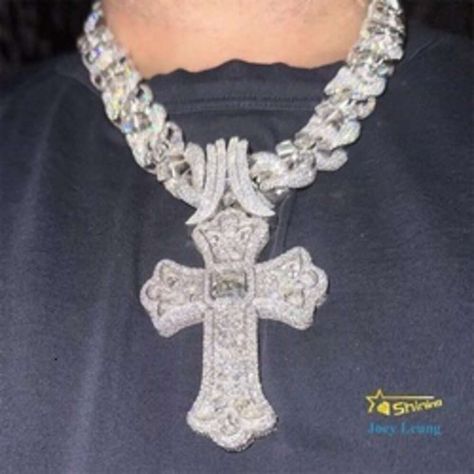 none Diamond Chain With Pendant, Cross Diamond Necklace, Expensive Jewelry Aesthetic, Rapper Chains, Drip Jewelry, Cross Pendant Diamond, Bape Jacket, Iced Out Jewelry, Diamond Cross Necklace