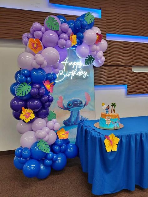 Lilo And Stitch Decorations Parties, Stitch Sweet 16 Party Ideas, Stitch Backdrop Ideas, Stitch Party Decor, Lilo And Stitch Birthday Party Decor, Lilo And Stitch Backdrop, Lilo And Stitch Balloon Arch, Stitch Balloon Arch, Stitch Balloon Garland