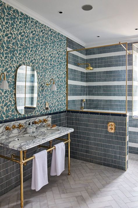 Modern Vintage Bathroom, Calm Room, Striped Tile, House Bathrooms, Classic Tile, Tile Trends, Black And White Tiles, Yellow Bathrooms, Gorgeous Bathroom