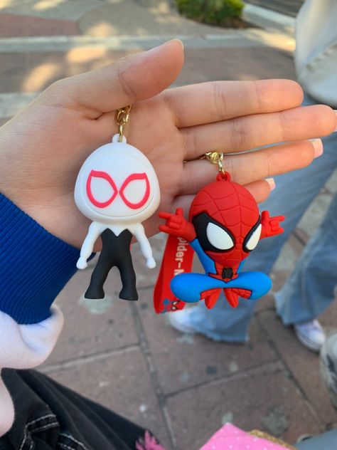 Gantungan Kunci Clay, Spiderman Stuff, Dog Treats Homemade Easy, Spiderman Gifts, Best Christmas Toys, Clay Keychain, Work Nails, Miles Morales, Clay Charms