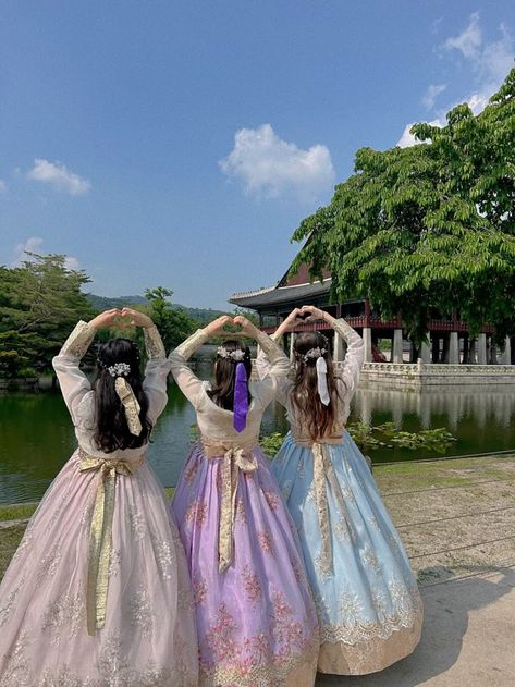 on my to do list when i am in korea whit my bff's🤩 South Korean Traditional Dress, South Korea Culture Traditional Dresses, Korea Hanbok Aesthetic, Korea Culture Aesthetic, Seoul Friends Aesthetic, South Korea Traditional Dress, South Korea Trip Aesthetic, Korean Culture Dress, Korea Places To Visit