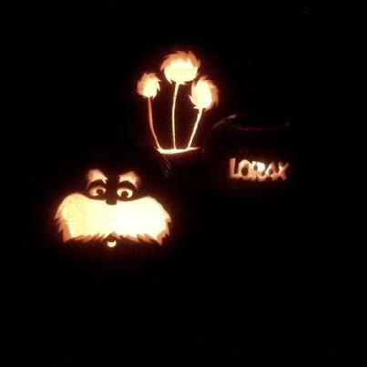 LORAX halloween pumpkins!!! The Lorax Pumpkin Carving, Lorax Pumpkin Carving, Lorax Pumpkin, Lorax Halloween, Lorax Trees, Pumpkin Idea, Truffula Trees, Halloween Pumpkin Carving Stencils, Carving Stencils