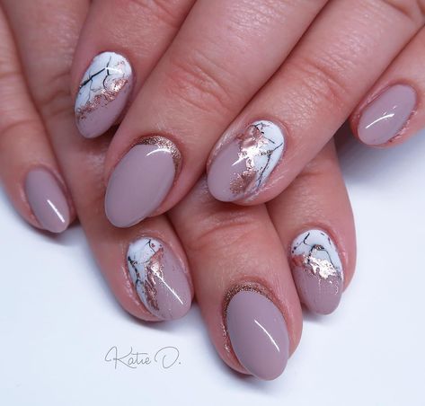 Nude Marble & Rose Gold Nails | Nails By Katie Dutra via Instagram Marble Gel Nail Designs, Rose Gold Nails Acrylic, Black Marble Nails, Marble Nail Design, Marble Nail Designs, Marble Nail, Rose Gold Nails, Purple Marble, Beach Nails