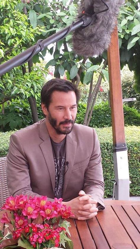 John Wick Hd, Handsome Warrior, Keanu Reeves House, Keano Reeves, Keanu Reeves Pictures, Keanu Reeves Movies, 47 Ronin, Keanu Reeves Life, Keanu Reeves John Wick