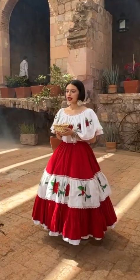 Salvadoran Dresses, Mexican Culture Dress, Latina Dress Traditional, Argentinian Traditional Dress, Mexican Culture Clothes, Traditional Columbian Clothes, Latino Traditional Clothing, Traditional Spanish Clothing Women, Traditional Dresses Mexican