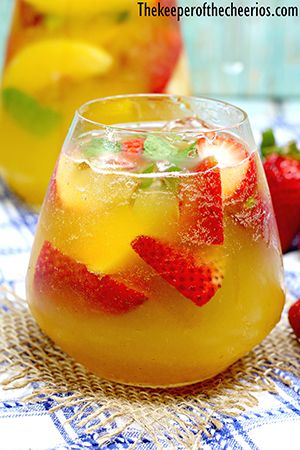 Texas Peach Sangria - The Keeper of the Cheerios Peach Nectar Recipe, Texas Meals, Chardonnay Sangria, Booze Recipes, Peach Sangria Recipes, Drunk Games, Bbq Drinks, American Bbq, Peach Vodka