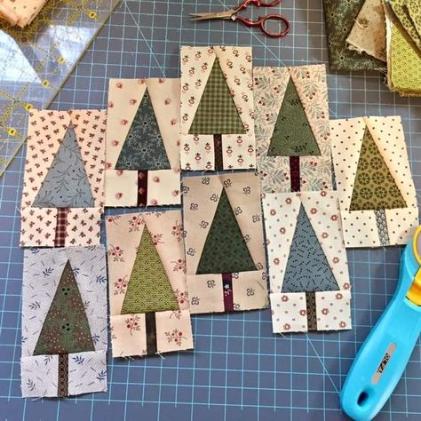 From Anna Janita Christmas Tree Quilt Block, Tree Quilt Block, Tree Quilt Pattern, Christmas Quilting Projects, Snowflake Quilt, Christmas Tree Quilt, Christmas Patchwork, Christmas Quilt Patterns, Paper Pieced Quilt