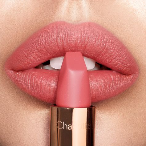 The Sweet Backstory Behind Charlotte Tilbury's New Lipstick Shade Maquillaje Kylie Jenner, Pink Matte Lipstick, Perfect Lipstick, Lipstick Kit, Batons Matte, Makeup Board, Lipstick Art, Beauty Make-up, Lipstick Brands