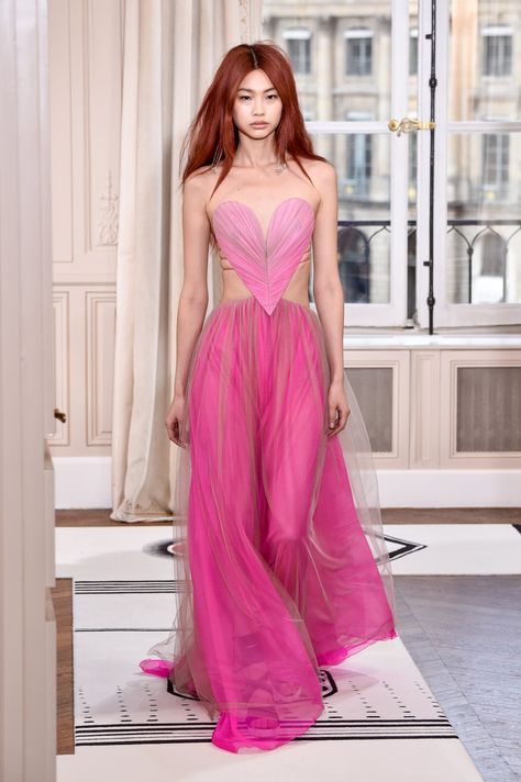 HoYeon Jung at the Schiaparelli Show During Paris Fashion Week in 2019 Hoyeon Jung, Collection Couture, Paris Couture, Fashion Week 2018, Couture Wedding Gowns, Pink Gowns, Fashion Marketing, Couture Week, Vogue Fashion