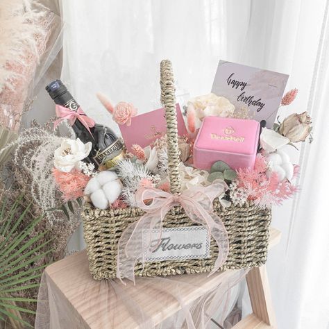 Flower Basket With Gift, Basket Arrangements Gift, Floral Gift Basket, Flower Basket Arrangement, Flower Gift Basket, Picnic Gift Basket, Goodie Basket, Valentine Name, Thank You Baskets