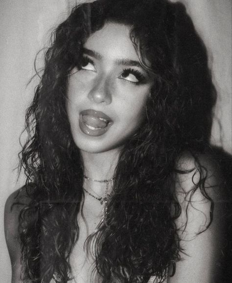 carina mendoza; riot rules. || crooked sinners. Mrs Bella, Tupac Photos, Black Hair Aesthetic, Diy Vetement, Black Curly Hair, 100 Followers, Looks Black, Feminine Aesthetic, Cute Poses