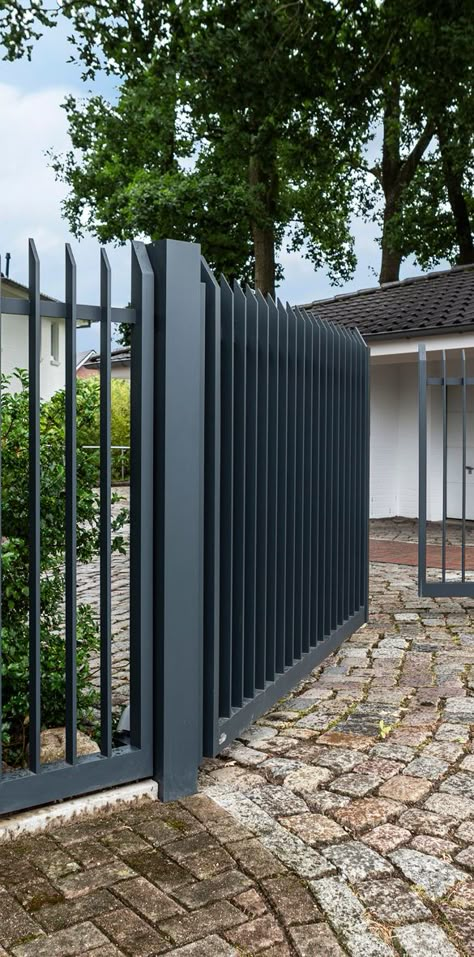 Zaun und Toranlagen - Modell Mellum | Nordzaun bei Hamburg Pipe Fence, Tor Design, Gates And Railings, Metal Gates, House Gate, Main Gate Design, House Gate Design, Main Gate, Fence Gate